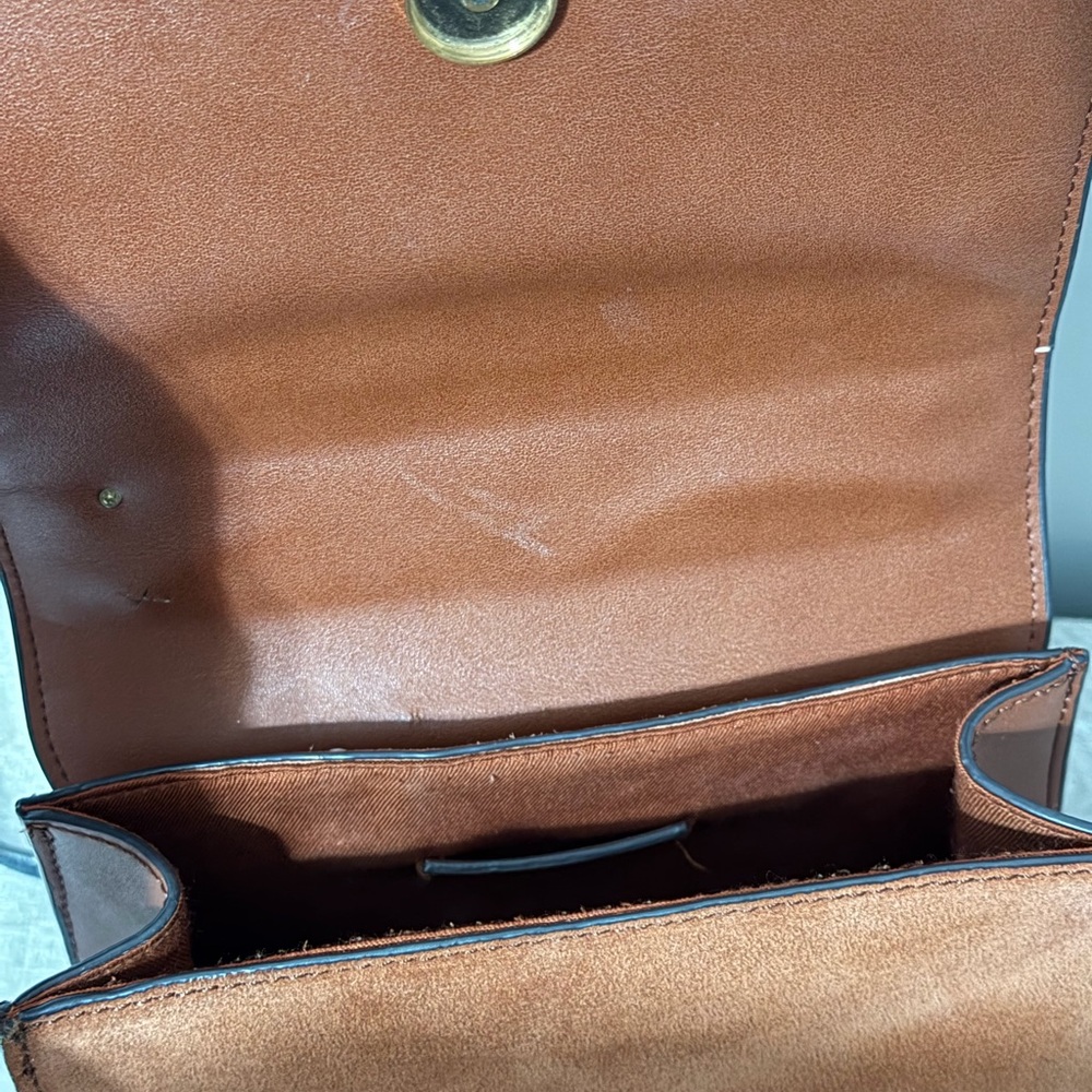 Leather crossbody bag by Violeta. - Picture 8 of 9
